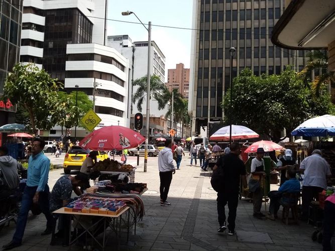 Local en arriendo en La Candelaria, Medellín, 455 m² · foto 15 de 16