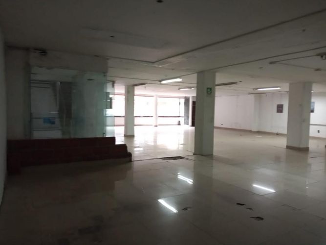 Local en arriendo en La Candelaria, Medellín, 475 m² · foto 8 de 14