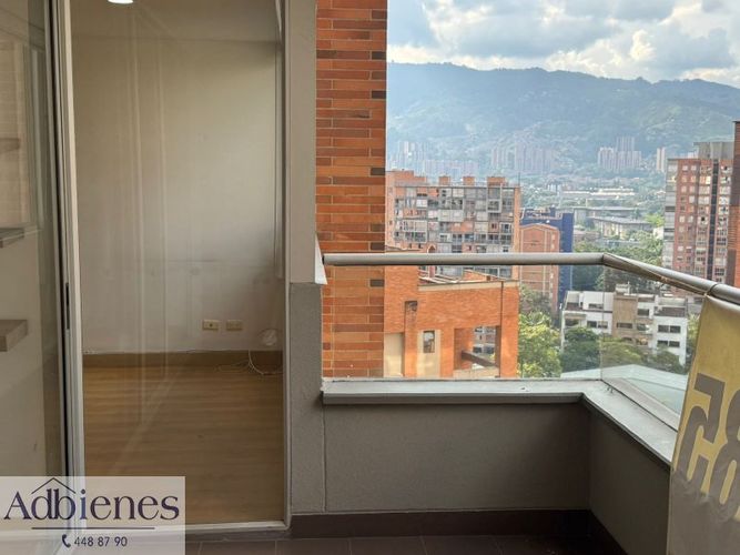 Apartamento de 3 alcobas en venta en El Poblado, Medellín, 135 m² · foto 3 de 24