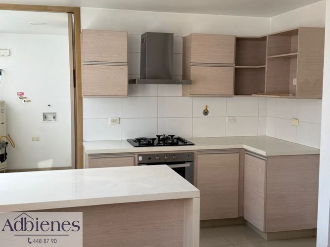 Apartamento de 3 alcobas en venta en El Poblado, Medellín, 135 m² · foto 11 de 24