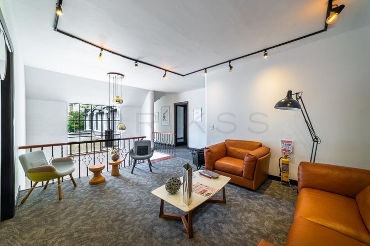 Casa de 6 alcobas en venta en Los Rosales, Bogotá, 600 m² · foto 6 de 13