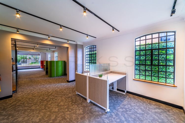 Casa de 6 alcobas en venta en Los Rosales, Bogotá, 600 m² · foto 9 de 13