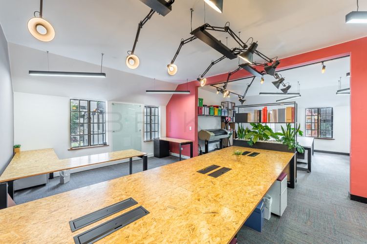 Casa de 6 alcobas en venta en Los Rosales, Bogotá, 600 m² · foto 10 de 13