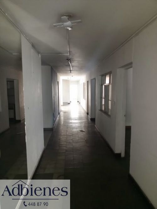 Casa de 11 alcobas en venta en Laureles, Medellín, 322 m² · foto 6 de 11