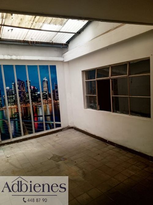 Casa de 11 alcobas en venta en Laureles, Medellín, 322 m² · foto 8 de 11