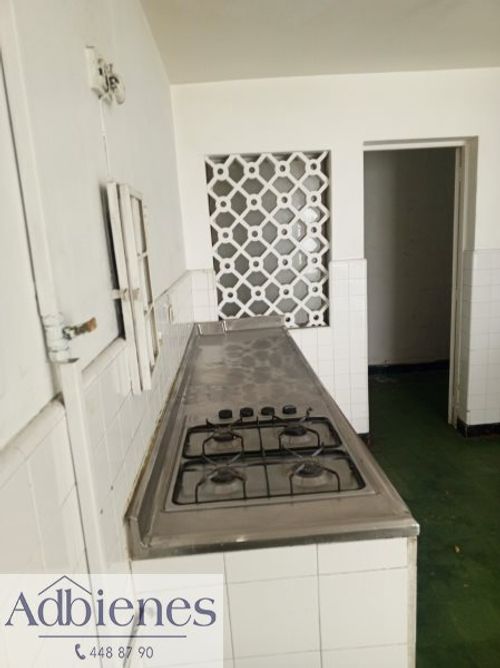 Casa de 11 alcobas en venta en Laureles, Medellín, 322 m² · foto 9 de 11
