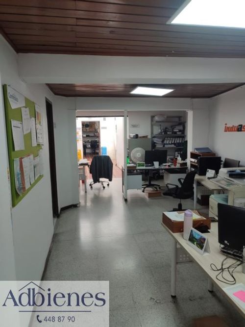 Casa de 3 alcobas en venta en Laureles, Medellín · foto 2 de 9