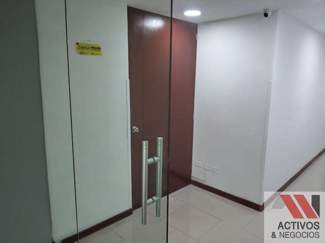 Oficina en arriendo en El Castillo, Medellín, 420 m² · foto 10 de 24