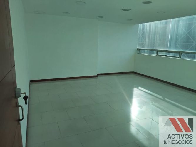 Oficina en arriendo en El Castillo, Medellín, 420 m² · foto 13 de 24