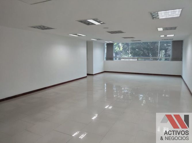 Oficina en arriendo en El Castillo, Medellín, 420 m² · foto 15 de 24