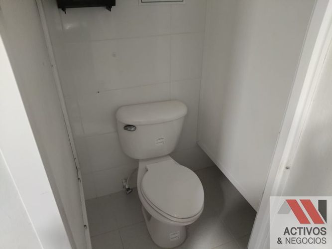 Oficina en arriendo en El Castillo, Medellín, 420 m² · foto 16 de 24