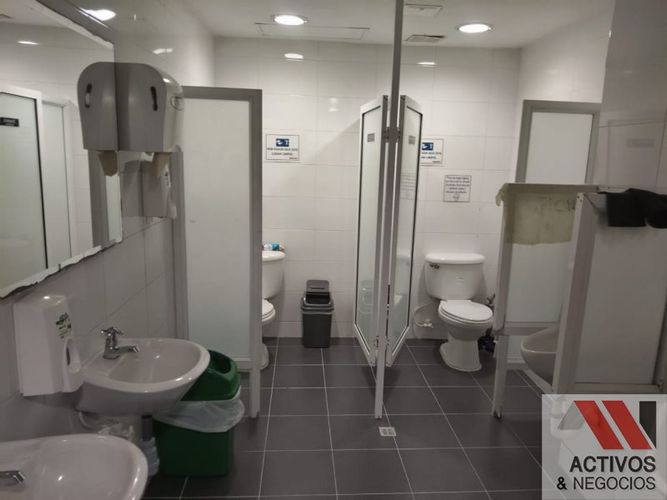 Oficina en arriendo en El Castillo, Medellín, 420 m² · foto 20 de 24