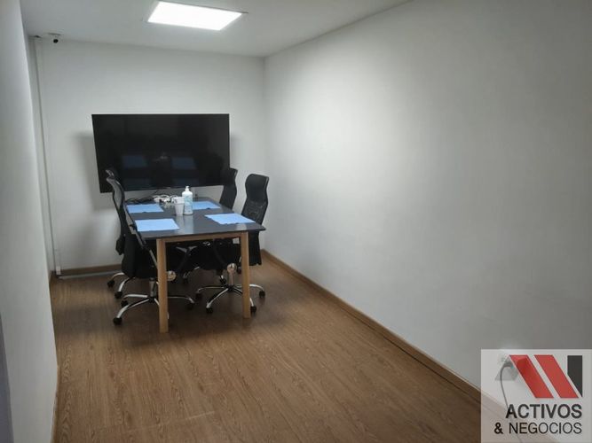 Oficina en arriendo en El Castillo, Medellín, 420 m² · foto 22 de 24