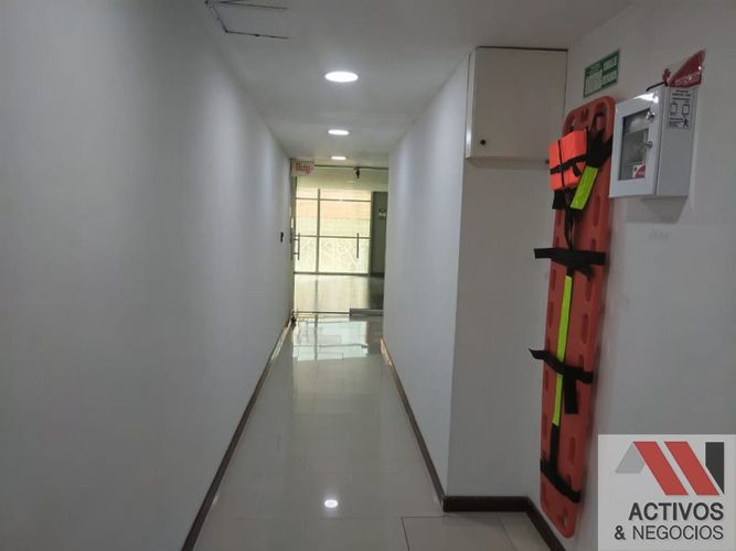 Oficina en arriendo en El Castillo, Medellín, 420 m² · foto 23 de 24