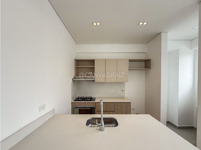 Edificio en venta en La Ceja, 1200 m² · foto 2 de 17