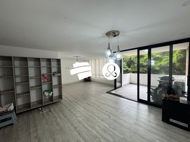 Apartamento de 3 alcobas en venta en Laureles, Medellín, 169 m² · foto 16 de 18