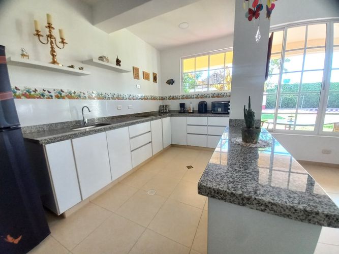 Casa de 6 alcobas en venta en Aparco, Ibagué, 307 m² · foto 16 de 24
