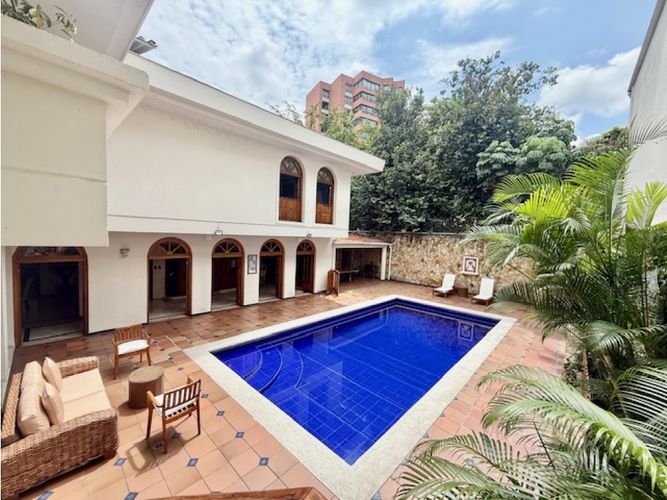 Casa de 5 alcobas en venta en Santa Teresita, Cali, 844 m² · foto 9 de 24