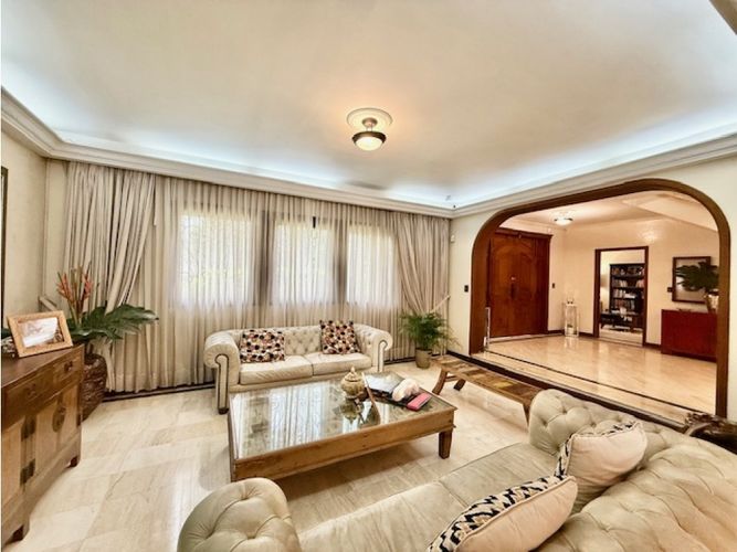 Casa de 5 alcobas en venta en Santa Teresita, Cali, 844 m² · foto 14 de 24