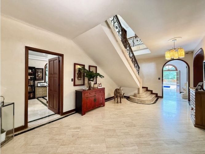 Casa de 5 alcobas en venta en Santa Teresita, Cali, 844 m² · foto 18 de 24