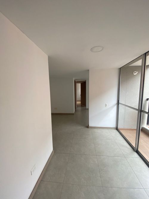 Apartamento de 2 alcobas en venta en Las Lomitas, Sabaneta, 68 m² · foto 7 de 13