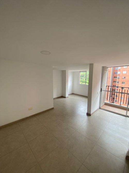 Apartamento de 2 alcobas en venta en Las Lomitas, Sabaneta, 68 m² · foto 8 de 13