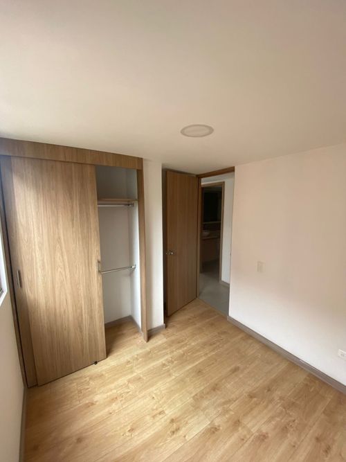 Apartamento de 2 alcobas en venta en Las Lomitas, Sabaneta, 68 m² · foto 9 de 13