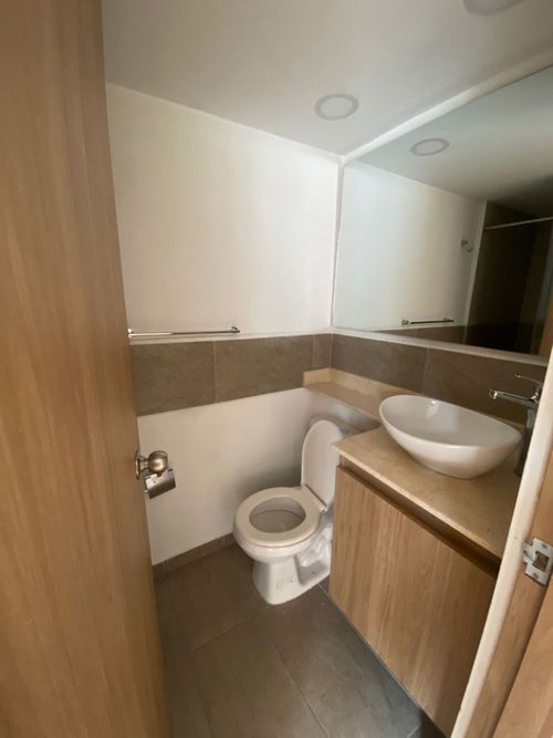 Apartamento de 2 alcobas en venta en Las Lomitas, Sabaneta, 68 m² · foto 11 de 13