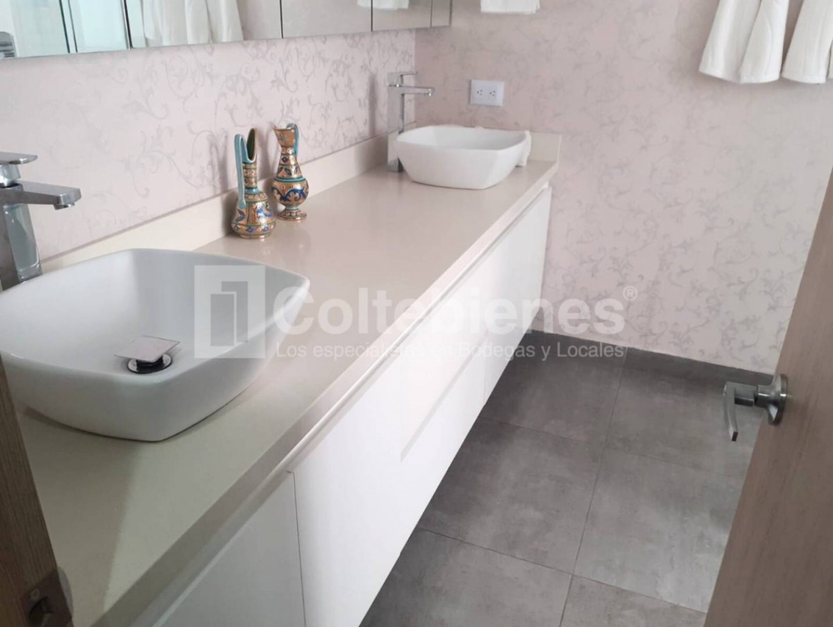 Casa en arriendo en Castropol, Medellín · foto 15 de 24