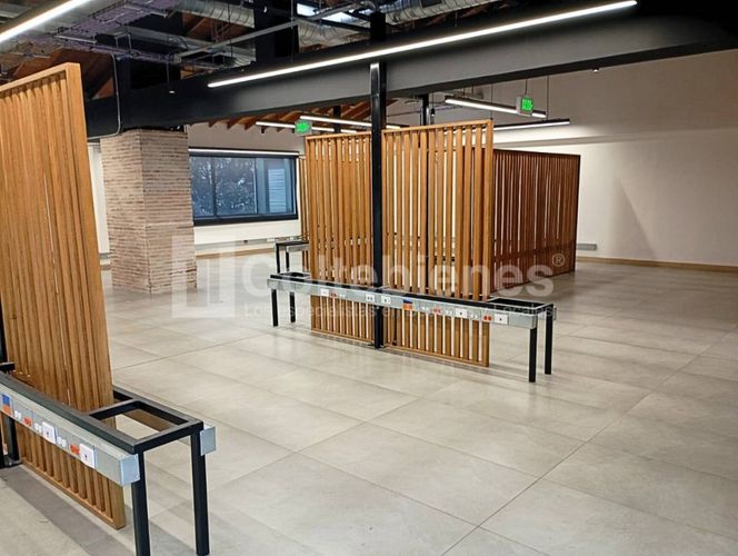 Oficina en arriendo en El Poblado, Medellín, 250 m² · foto 2 de 19