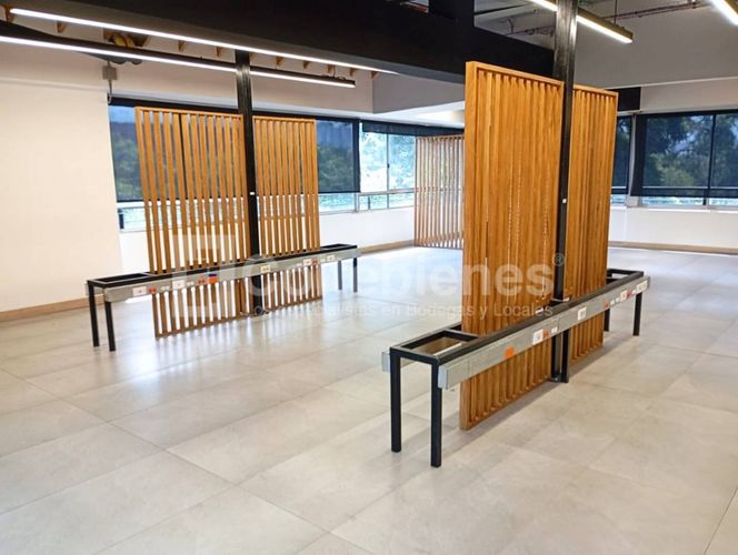 Oficina en arriendo en El Poblado, Medellín, 250 m² · foto 4 de 19