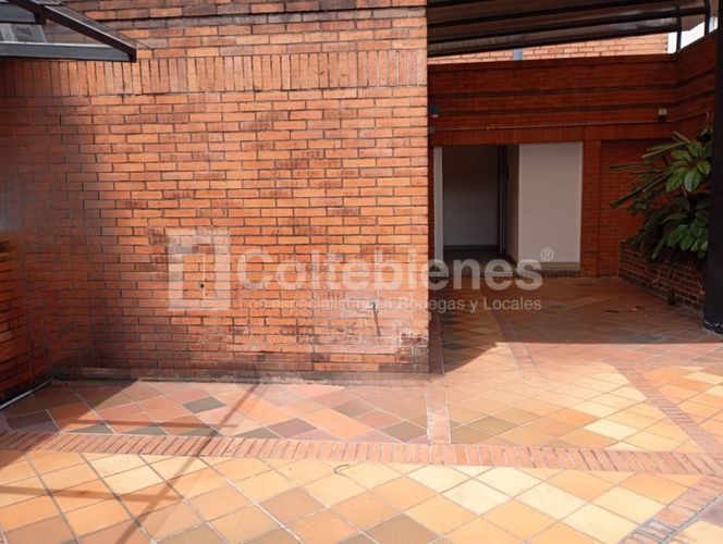 Oficina en arriendo en El Poblado, Medellín, 250 m² · foto 17 de 19