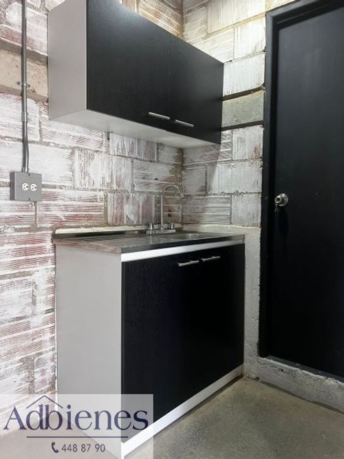 Local en venta en Naranjal, Medellín, 35 m² · foto 2 de 14