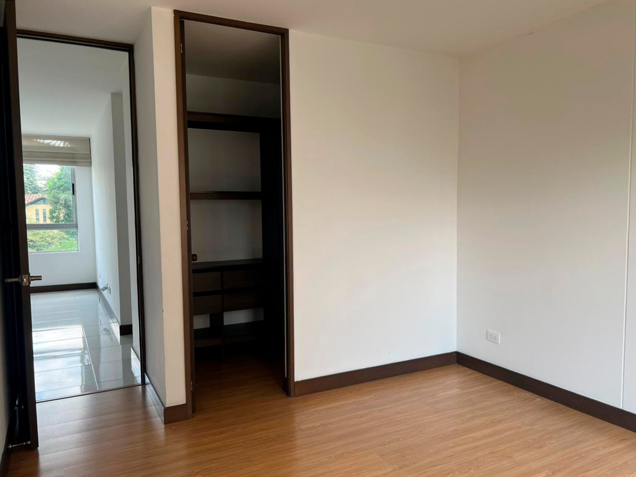 Apartamento en venta en Loma Del Chocho, Envigado · foto 14 de 17
