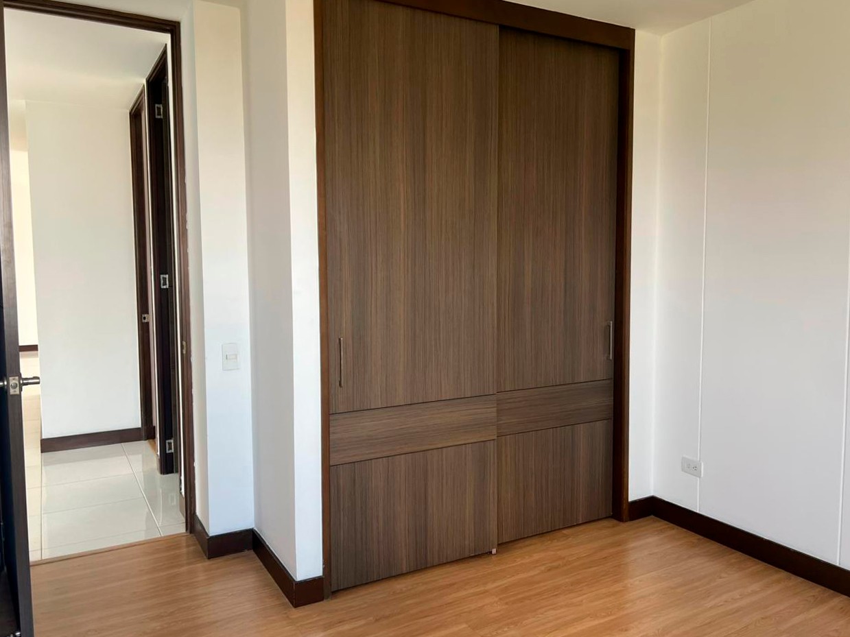 Apartamento en venta en Loma Del Chocho, Envigado · foto 12 de 17