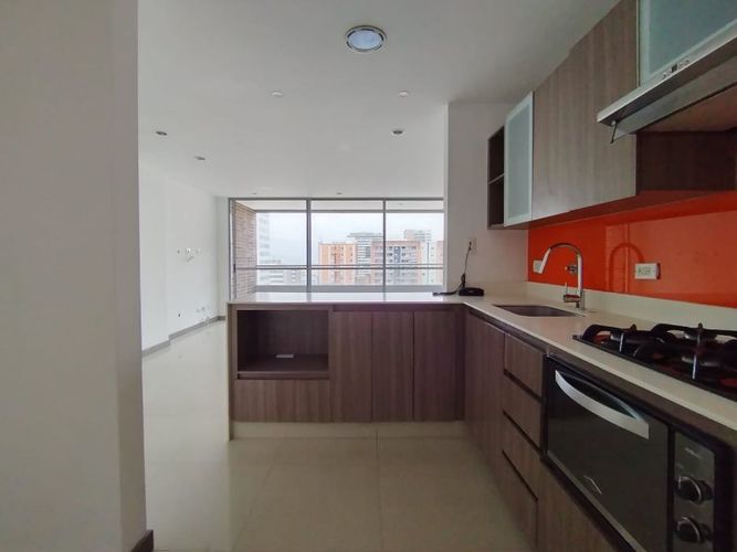 Apartamento de 3 alcobas en arriendo en Villa Carlota, Medellín, 95 m² · foto 3 de 24