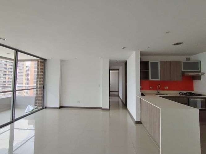 Apartamento de 3 alcobas en arriendo en Villa Carlota, Medellín, 95 m² · foto 4 de 24