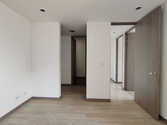 Apartamento de 3 alcobas en arriendo en Villa Carlota, Medellín, 95 m² · foto 10 de 24