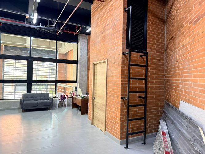 Oficina en venta en Laureles, Medellín, 52 m² · foto 2 de 8