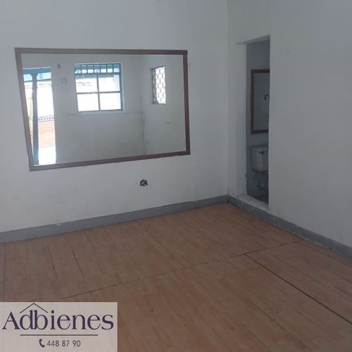 Casa de 4 alcobas en venta en Laureles, Medellín, 250 m² · foto 2 de 15