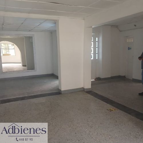 Casa de 4 alcobas en venta en Laureles, Medellín, 250 m² · foto 3 de 15