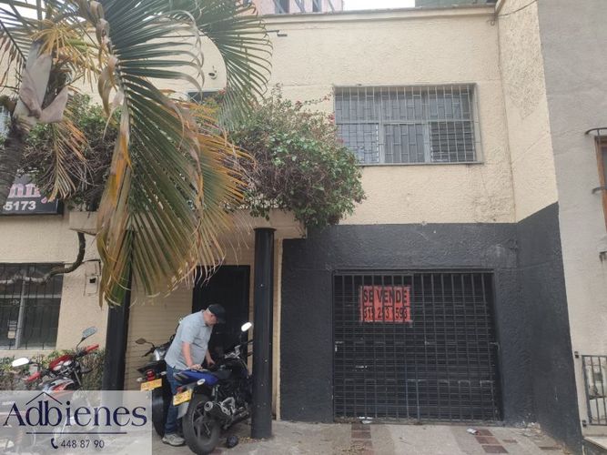 Casa de 4 alcobas en venta en Laureles, Medellín, 250 m² · foto 14 de 15