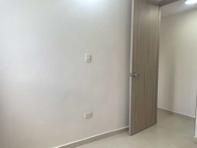 Apartamento de 3 alcobas en venta en Tres Esquinas, Sabaneta, 55 m² · foto 16 de 19