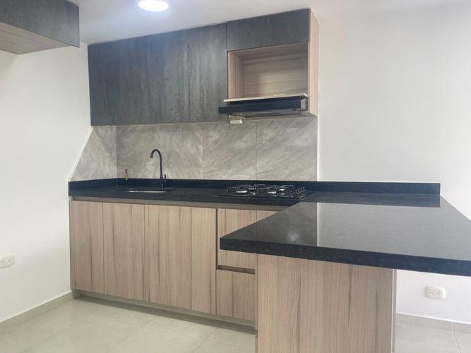 Apartamento de 3 alcobas en venta en Tres Esquinas, Sabaneta, 55 m² · foto 3 de 19