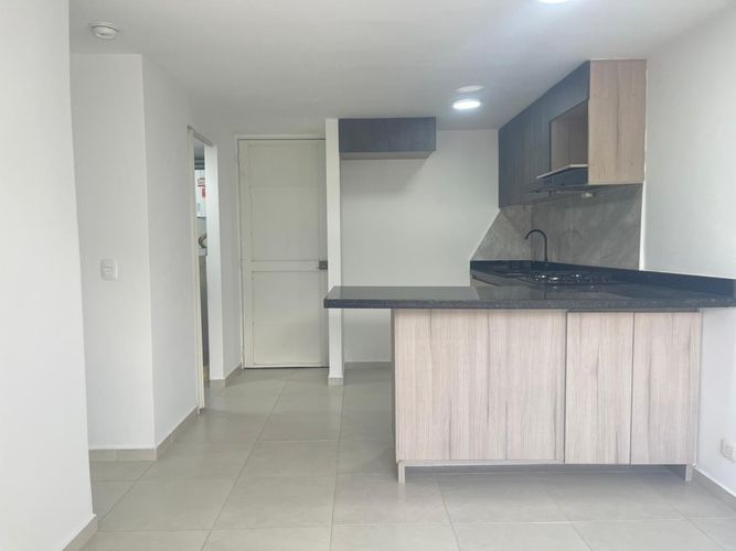 Apartamento de 3 alcobas en venta en Tres Esquinas, Sabaneta, 55 m² · foto 5 de 19