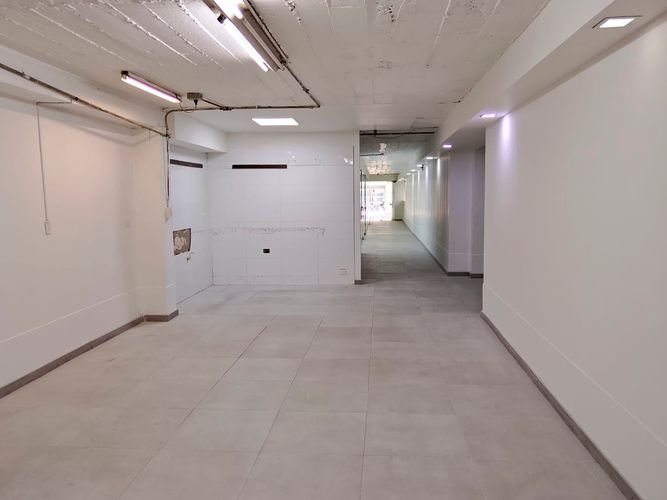 Oficina en arriendo en El Poblado, Medellín, 800 m² · foto 2 de 19