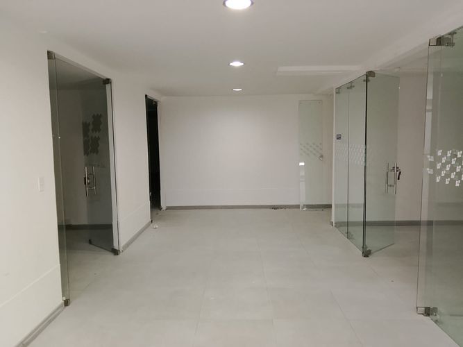Oficina en arriendo en El Poblado, Medellín, 800 m² · foto 9 de 19
