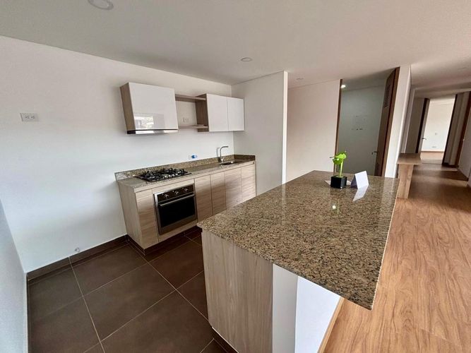 Apartamento de 3 alcobas en venta en Centro, Cajicá, 114 m² · foto 2 de 18