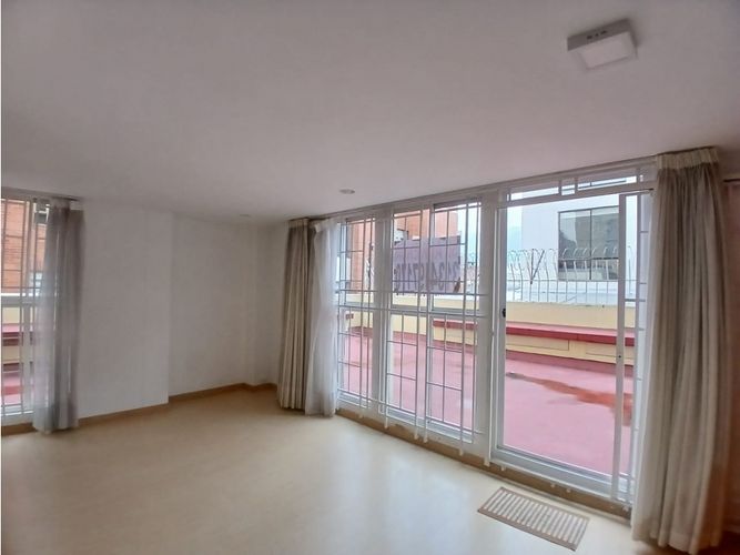 Apartaestudio en venta en Santa Barbara, Bogotá, 44 m² · foto 4 de 12