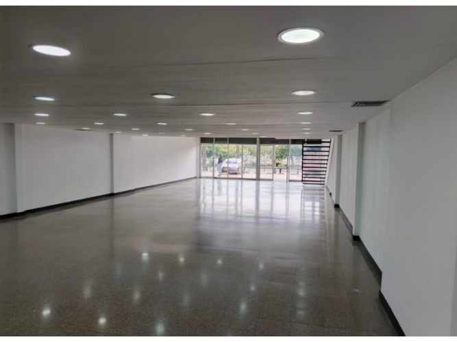 Oficina en arriendo en Cristo Rey, Medellín, 316 m² · foto 3 de 8